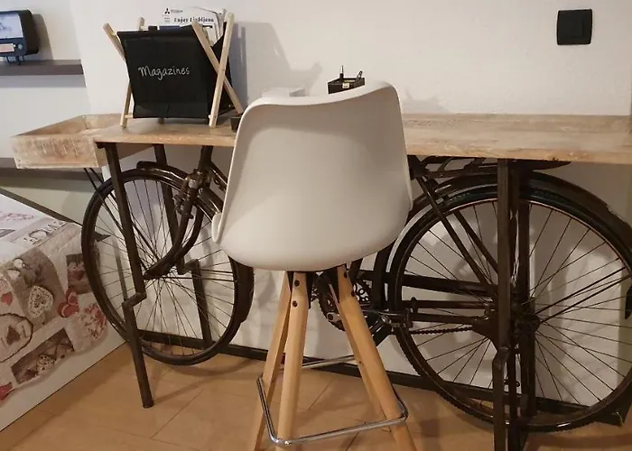 Station Between Dragon And Triple Bridges * Lubiana