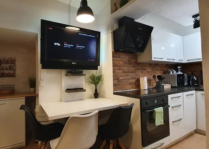 Station Between Dragon And Triple Bridges * Lubiana