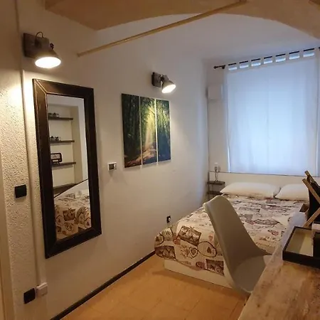 Station Between Dragon&triple Bridges