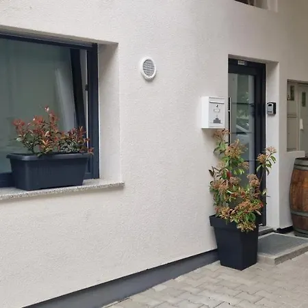 Apartman Station Between Dragon And Triple Bridges *