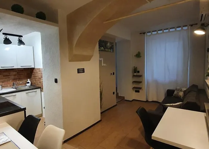 Station Between Dragon And Triple Bridges