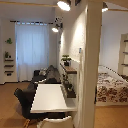 Apartman Station Between Dragon And Triple Bridges *